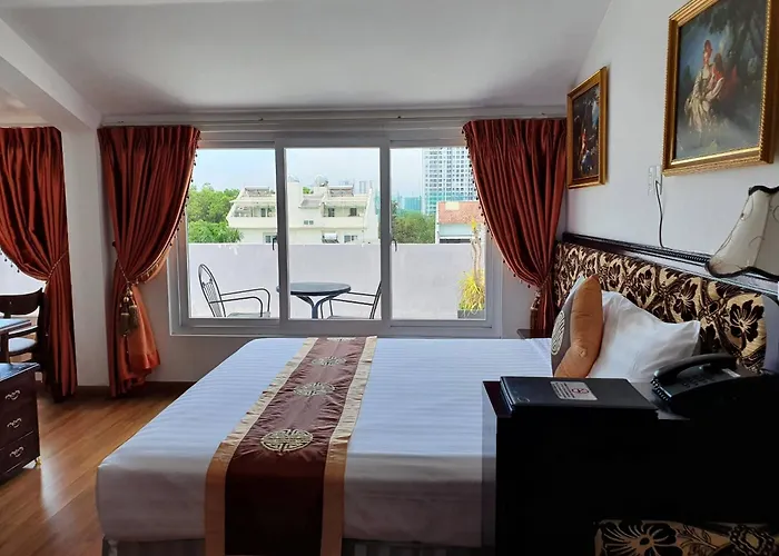 Collection O Emerald Luxury Apartment - Near Secc
