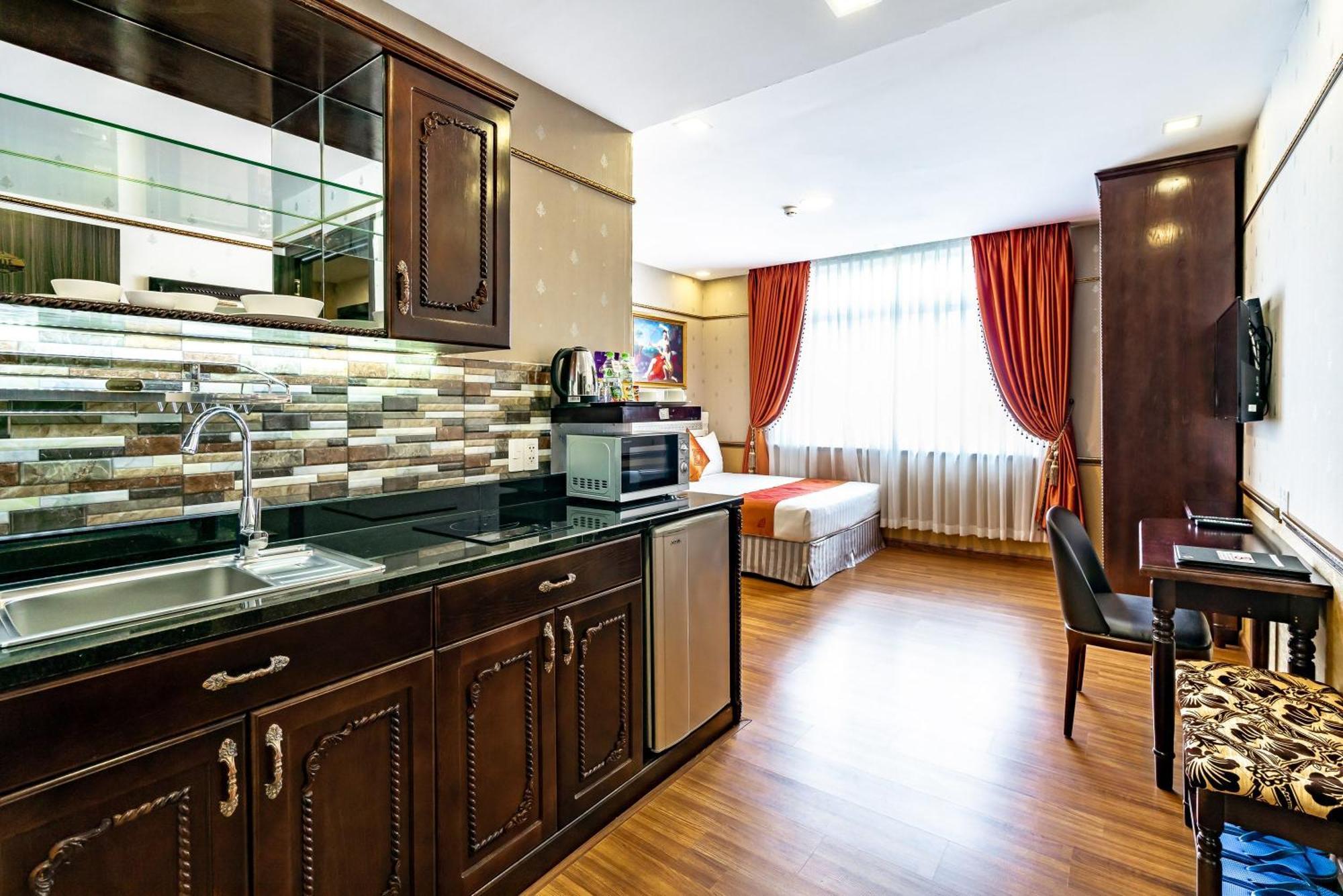 Collection O Emerald Luxury - Near Secc होटल Ho Chi Minh City