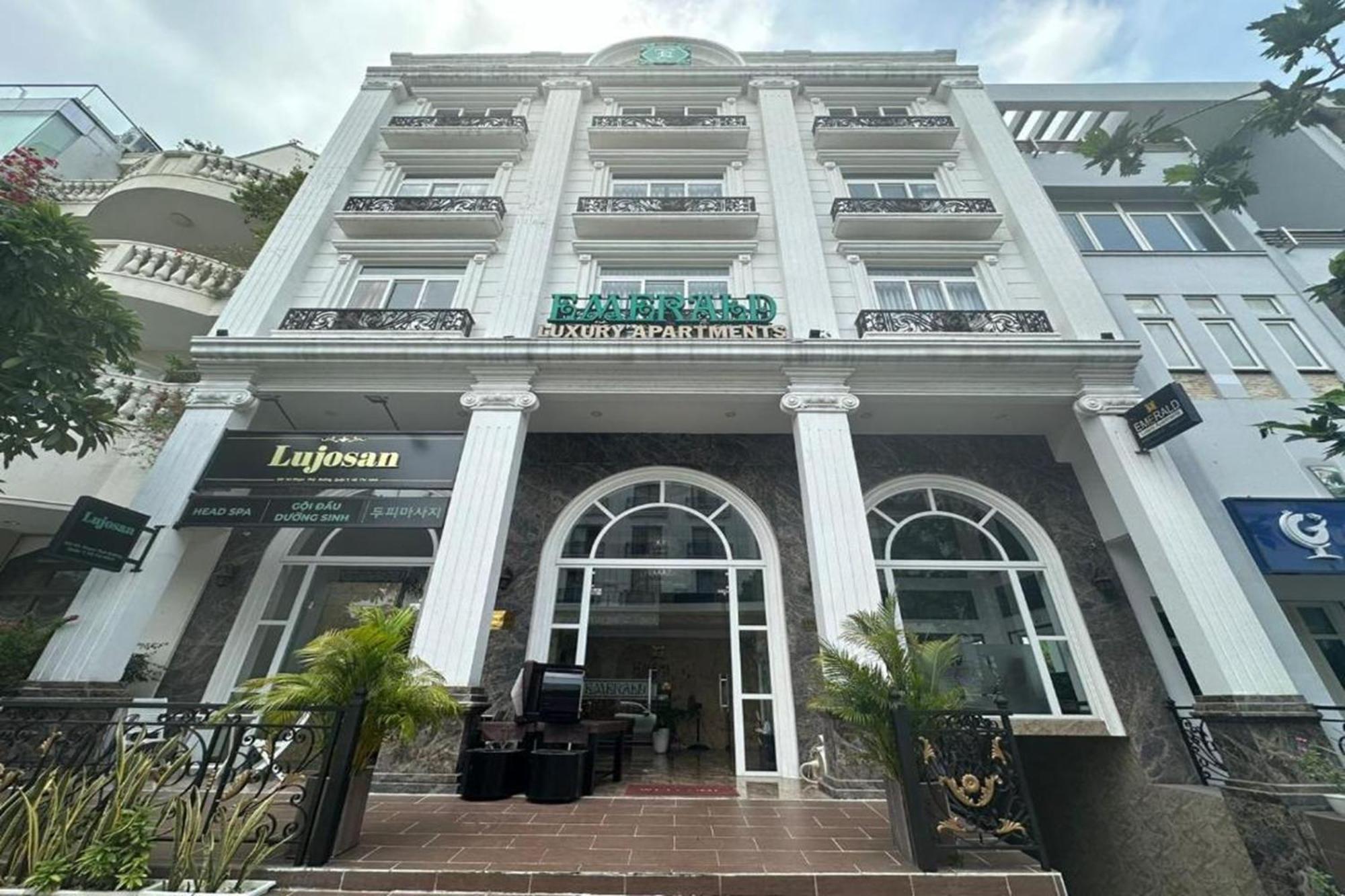 Collection O Emerald Luxury - Near Secc होटल 3*