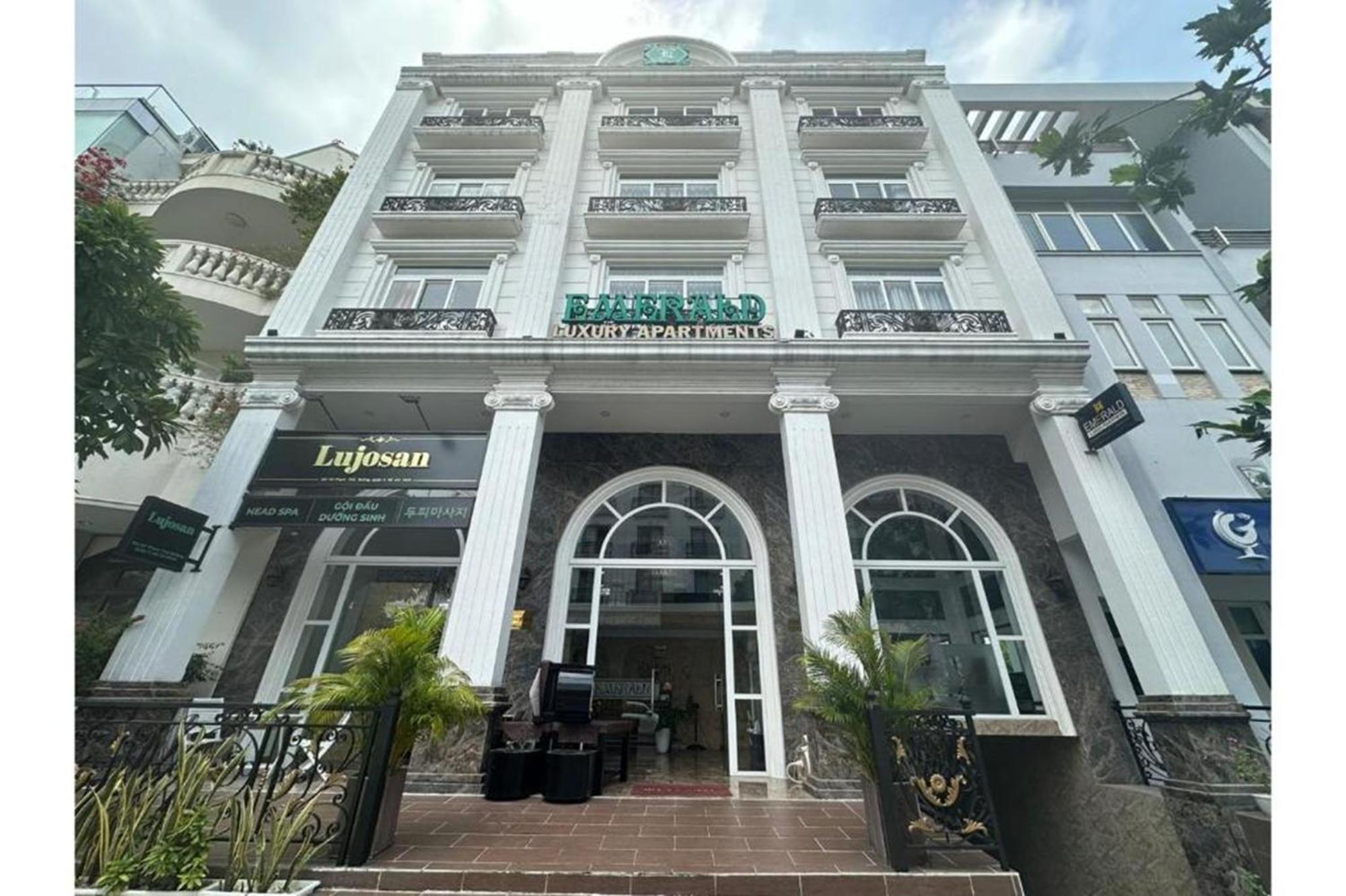 Collection O Emerald Luxury - Near Secc होटल Ho Chi Minh City