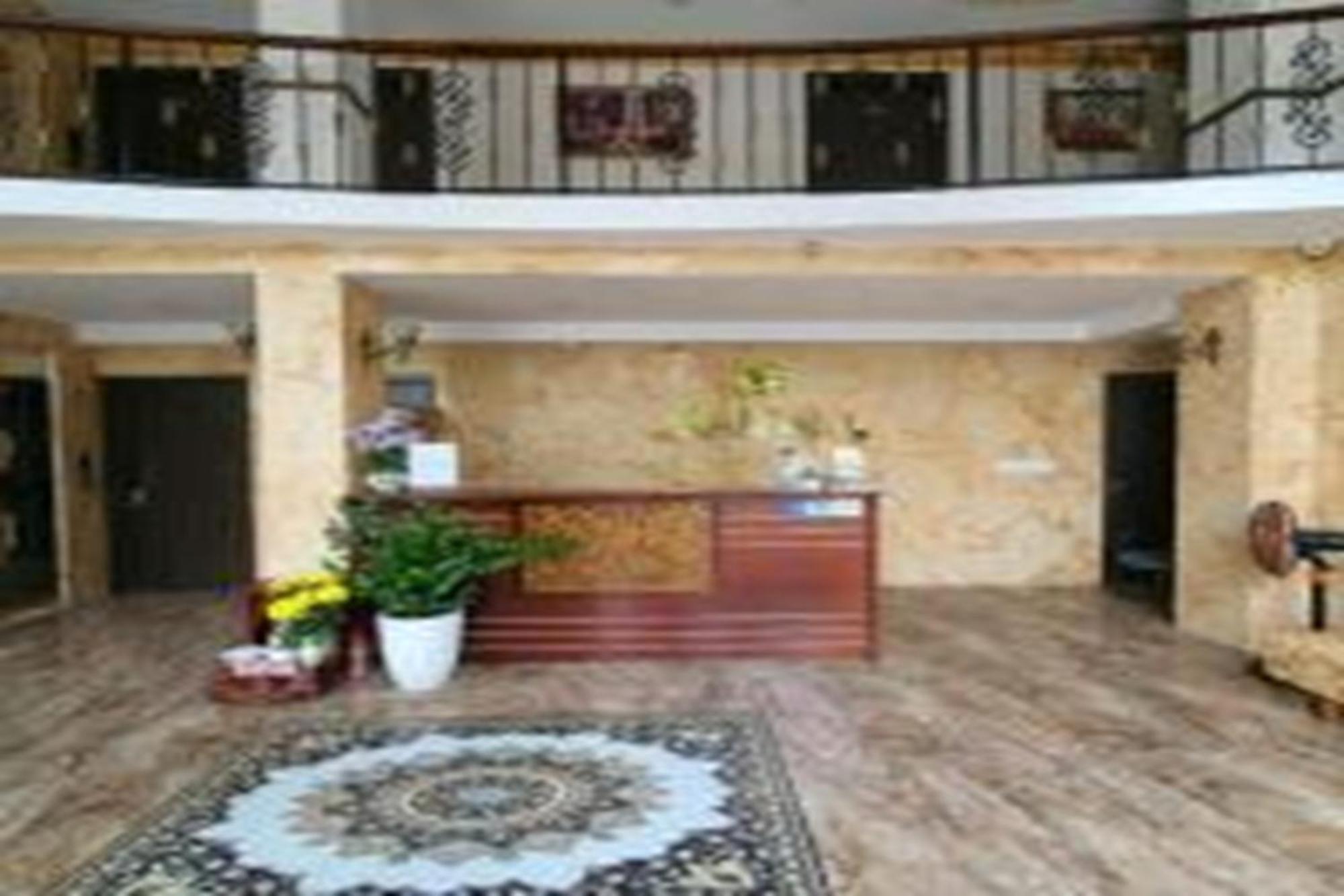 होटल Collection O Emerald Luxury - Near Secc Ho Chi Minh City
