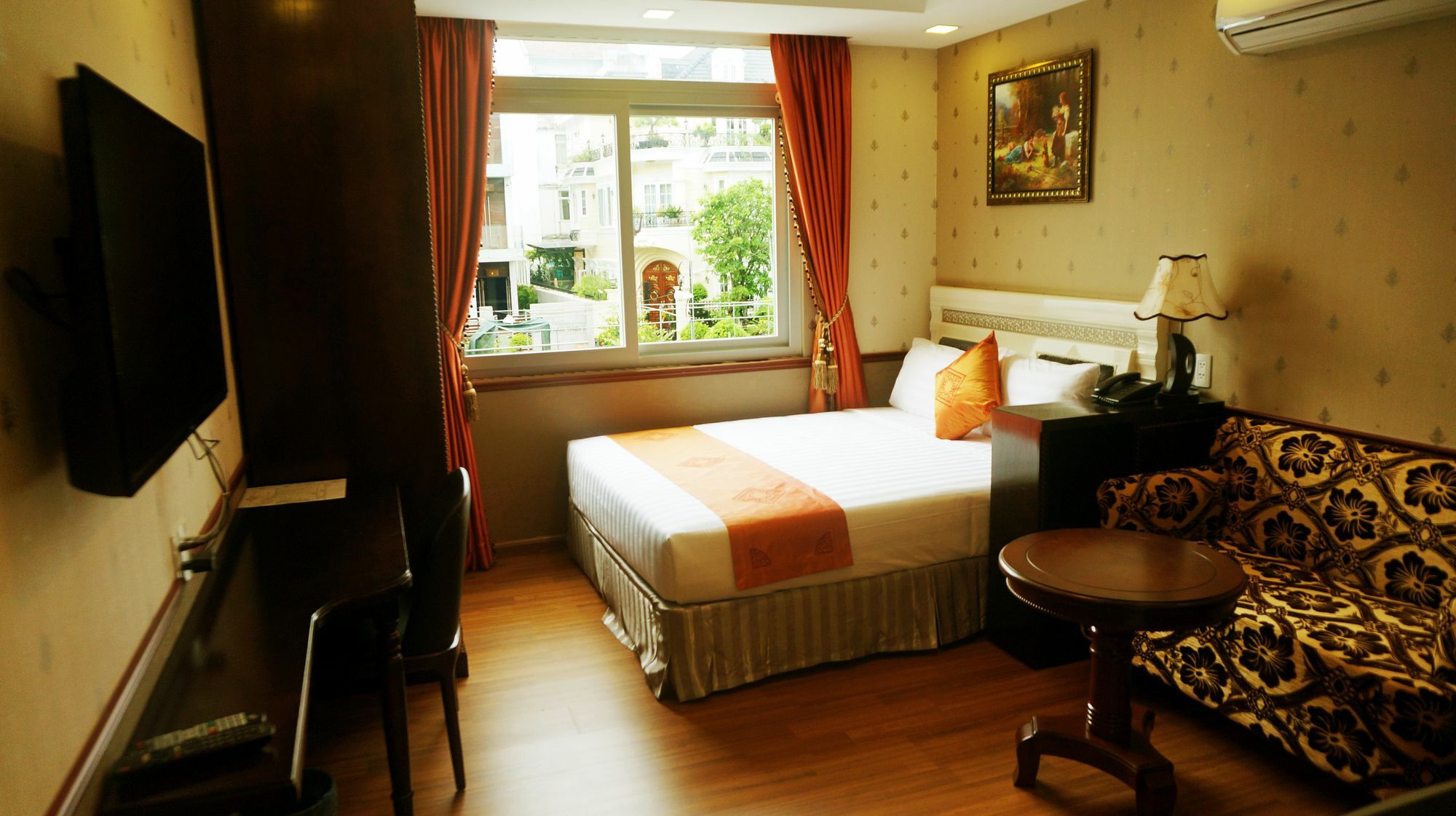 होटल Collection O Emerald Luxury - Near Secc