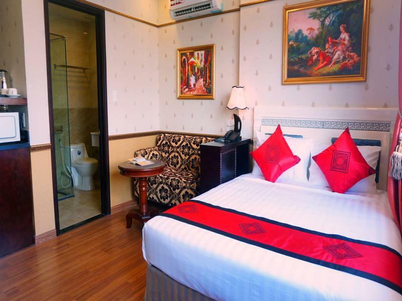 होटल Collection O Emerald Luxury - Near Secc 3*
